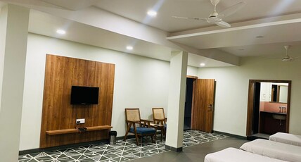 Hotel Ashray Room Type - ASHRAY FAMILY ROOM 5 BED Hotel Ashray Room Type - ASHRAY FAMILY ROOM 5 BED
