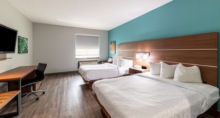 Best Western Bowie Inn & Suites Room Type - 2 Queen Beds, Non-Smoking, Kitchenette, Microwave And Refrigerator, Wi-Fi, Full Breakfast