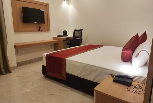 HOTEL XENIA