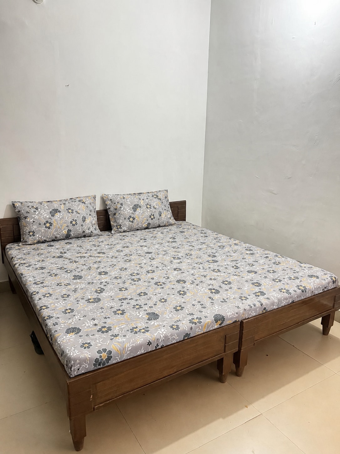 Cozy Stay Royal At Purab Apartments - Tap to explore photos