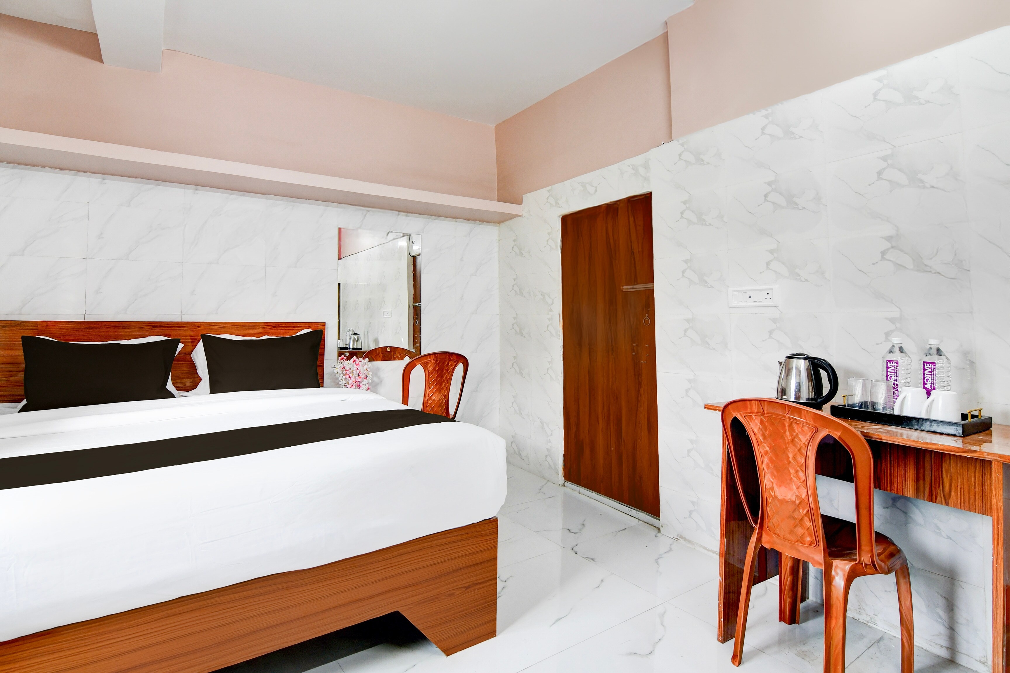 Hotel O Nicco Park Kolkata - Tap to explore photos