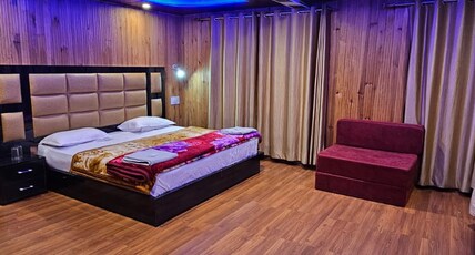 HOTEL SONAMARG PALACE Room Type - Deluxe Room With Heating Blanket and Electric Heater