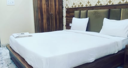 Hotel Raghubeer Temple Room Type - Standard Room with Outside Washroom Hotel Raghubeer Temple Room Type - Standard Room with Outside Washroom