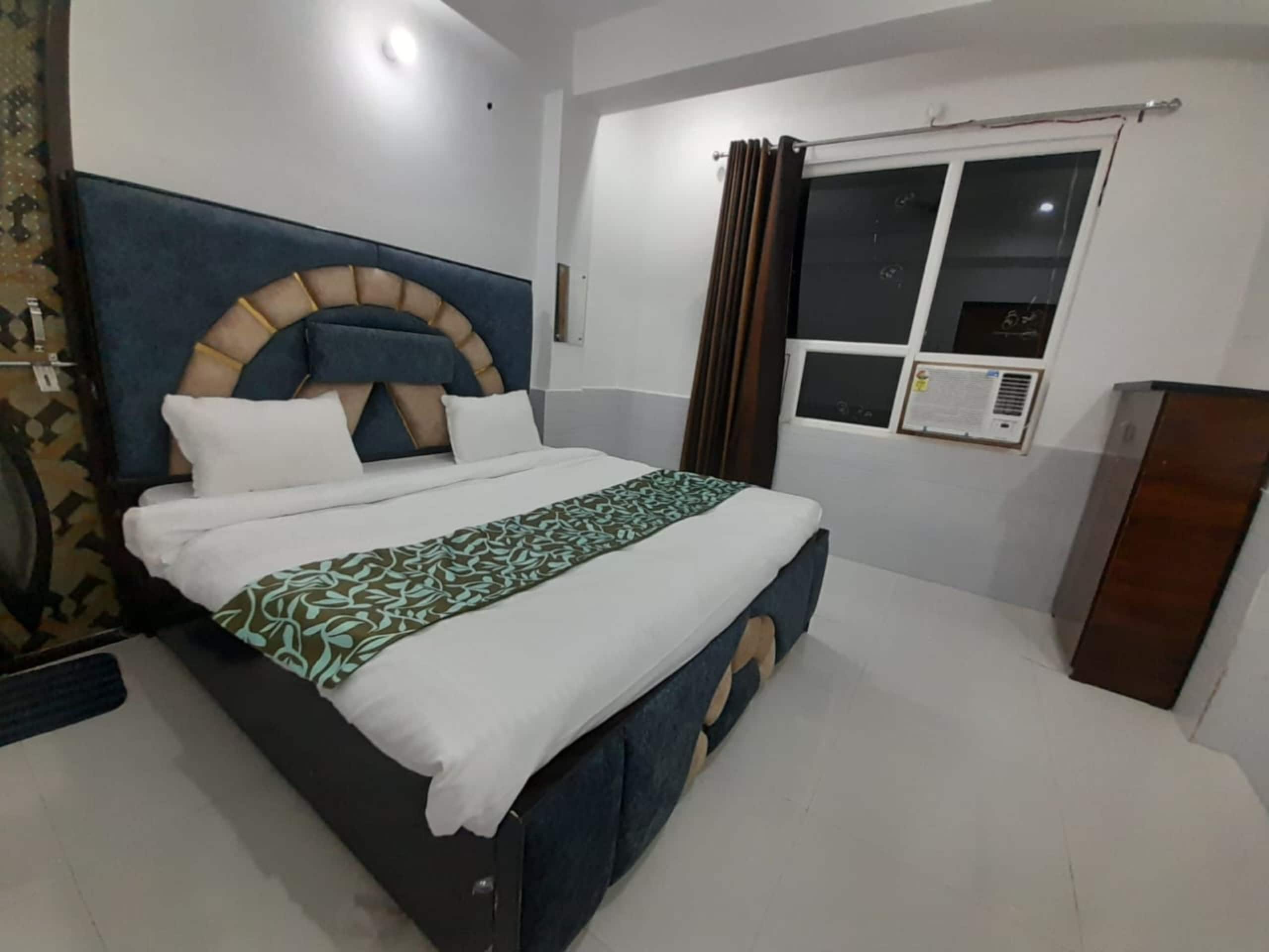 Avexia Kanha Residency - Tap to explore photos