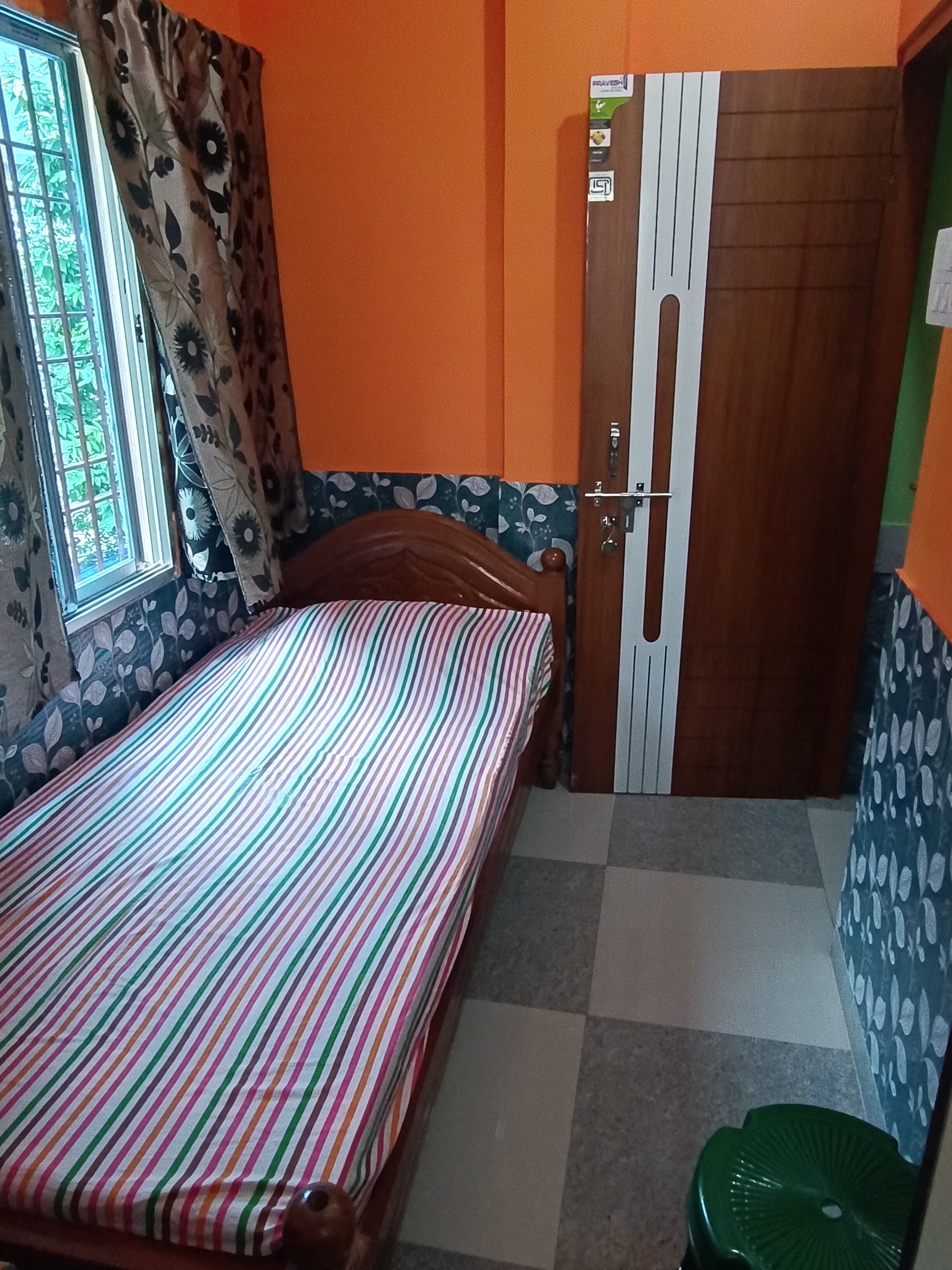 Sri Ganesh Hotel Fooding & Lodging - Tap to explore photos