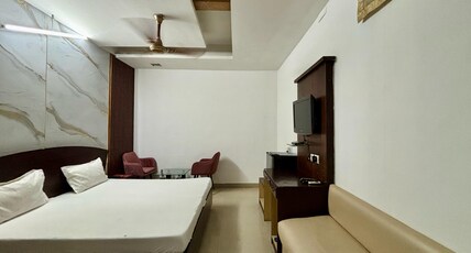 Hotel NG Paradise Room Type - Premium Room With WiFi