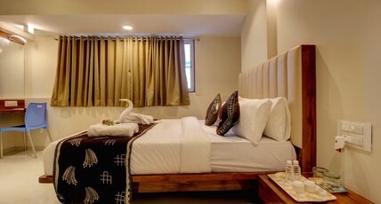 Hotel Sapphire Inn Residency Room Type - Deluxe Room