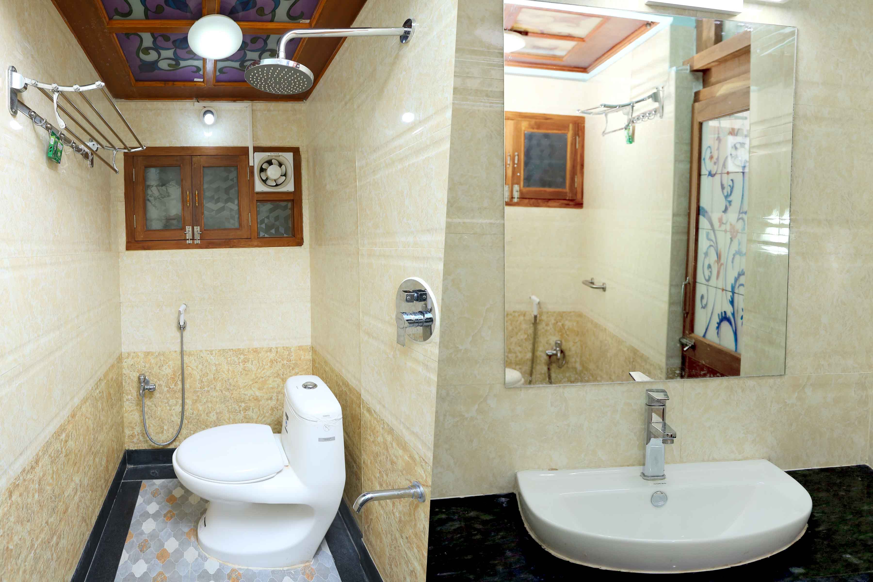 Hotel Shri Swarna's Palace - Tap to explore photos