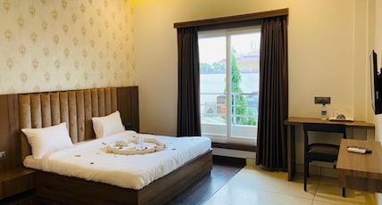 Hotel Grand Gulmohar Room Type - Deluxe Balcony Room