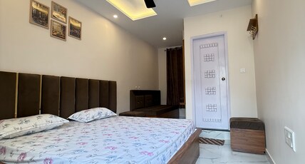SanjayHomeStay Room Type - Bedroom 502
