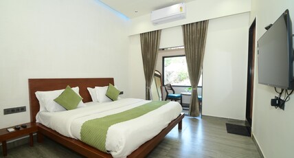 Hotel Crystal Inn @Nakki Lake Room Type - Premium AC Room with Balcony