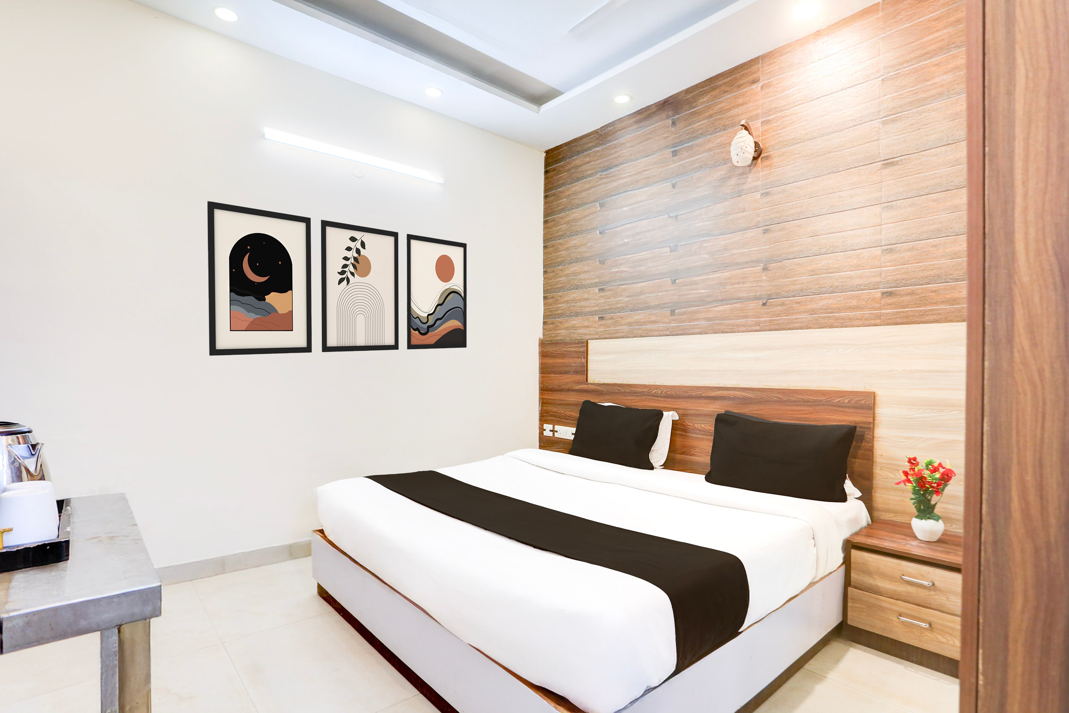 Hotel O by OYO Chandigarh Highway Near Prabhat Road - Tap to explore photos