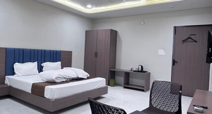 RAJAT HOTEL & RESTAURANT Room Type - Suite with Double Bed and Balcony