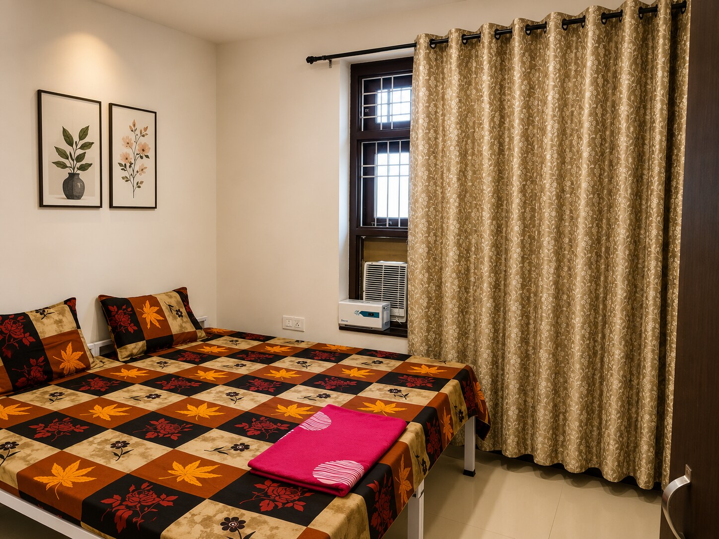 Shree Ganesh Homestay Guest House AC Room - Tap to explore photos