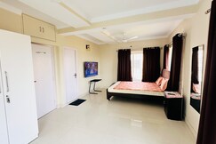 Luxury 2BHK Serviced Stay near BiswaBangla Center