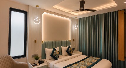 THE JANAK Room Type - Deluxe Room with free Wifi