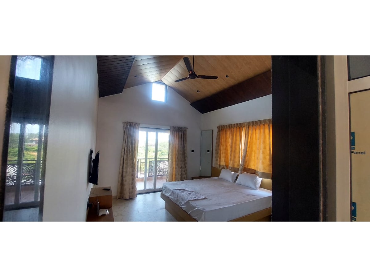 Rajapuri Caves Hills Resort - Tap to explore photos