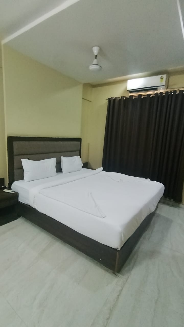 Hotel Bhiwandi palace - Tap to explore photos