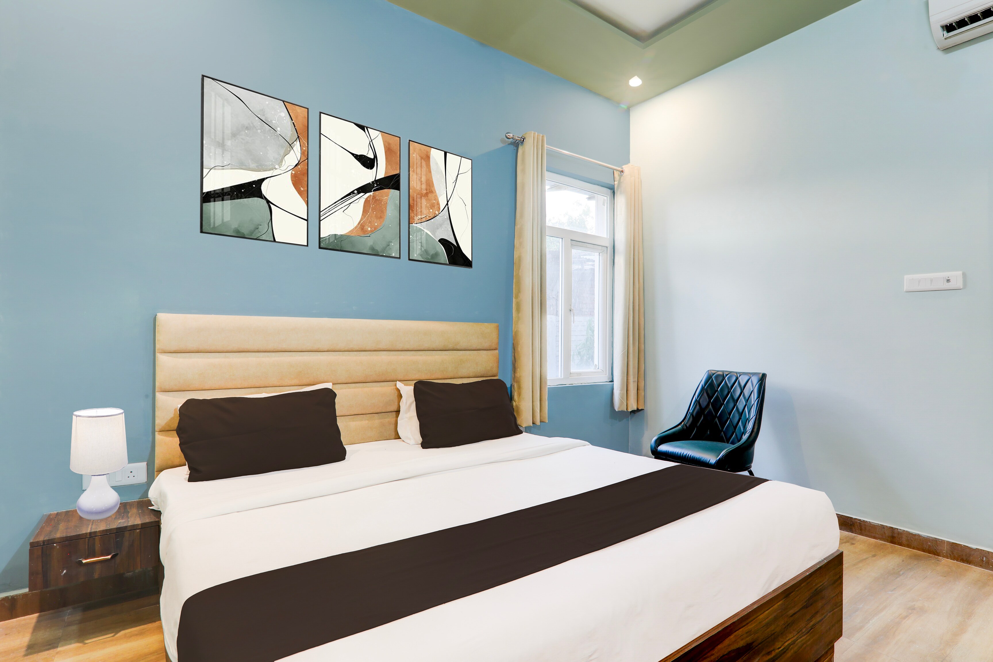Super Hotel O Gomti Nagar Vigyan khand - Tap to explore photos