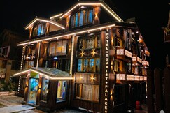 Hotel Tourist Palace (Near Betaab Valley)