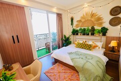 Sunleaf Studio Near Expo Mart Metro Pari Chawk