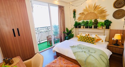 Sunleaf Studio Near Expo Mart Metro Pari Chawk Room Type - Sunleaf Studio Near Expo Mart Metro Pari Chawk