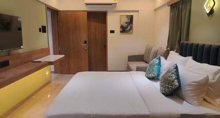 Hotel Vaishnavi Heights Room Type - Signature Suite Room