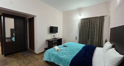 Cloud berry Room Type - Suite Room with Balcony
