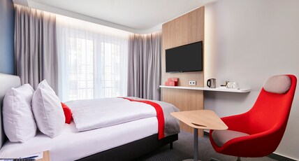 Holiday Inn Express Berlin - Alexanderplatz Room Type - 1 Queen Standard Sofa Bed