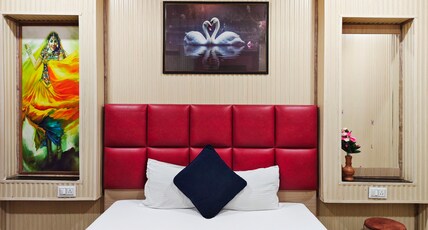 Hotel Raj Room Type - King Double with En-suite bathroom (NON-AC)