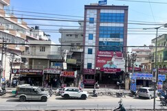 AR Lodge & Guest Rooms