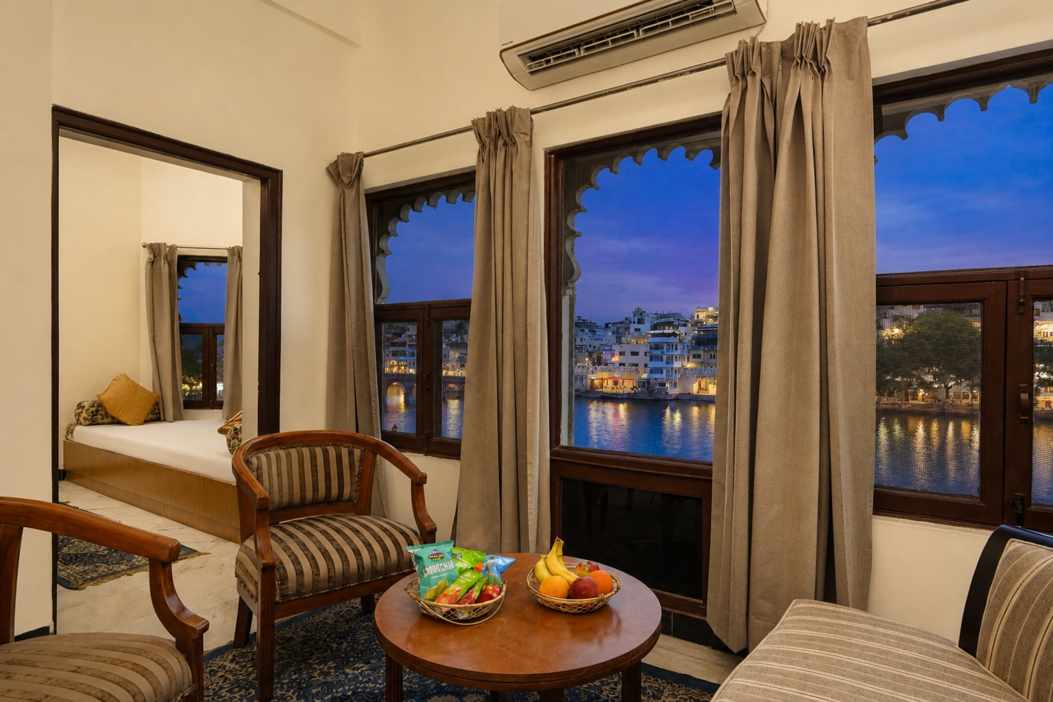 Sarovar - Lake Facing Boutique Hotel On Lake Pichola. - Tap to explore photos