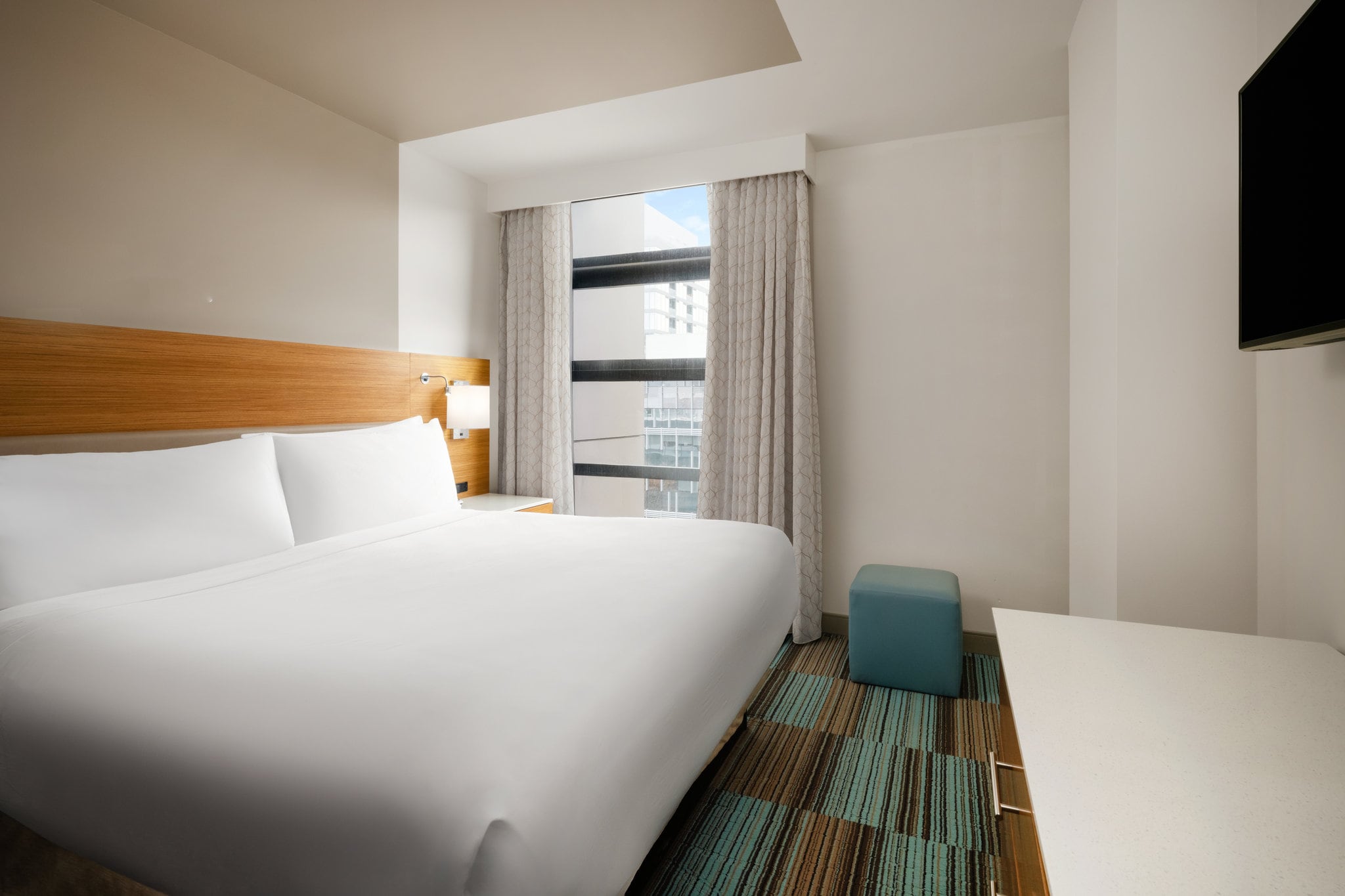EVEN Hotel Seattle DTWN Lake Union - Tap to explore photos