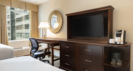 Crowne Plaza Crystal City-Washington, D.C. Room Type - 2 Double Bed Standard Comm Accessible