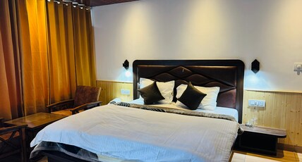 THE Midnight Garden Room Type - Alcove Hotel Room 101