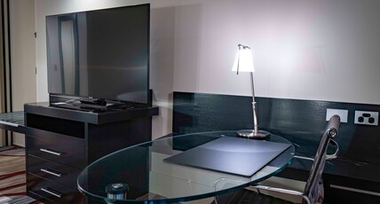 Hilton Cairns Room Type - DBL DBL HILTON EXEC CITY