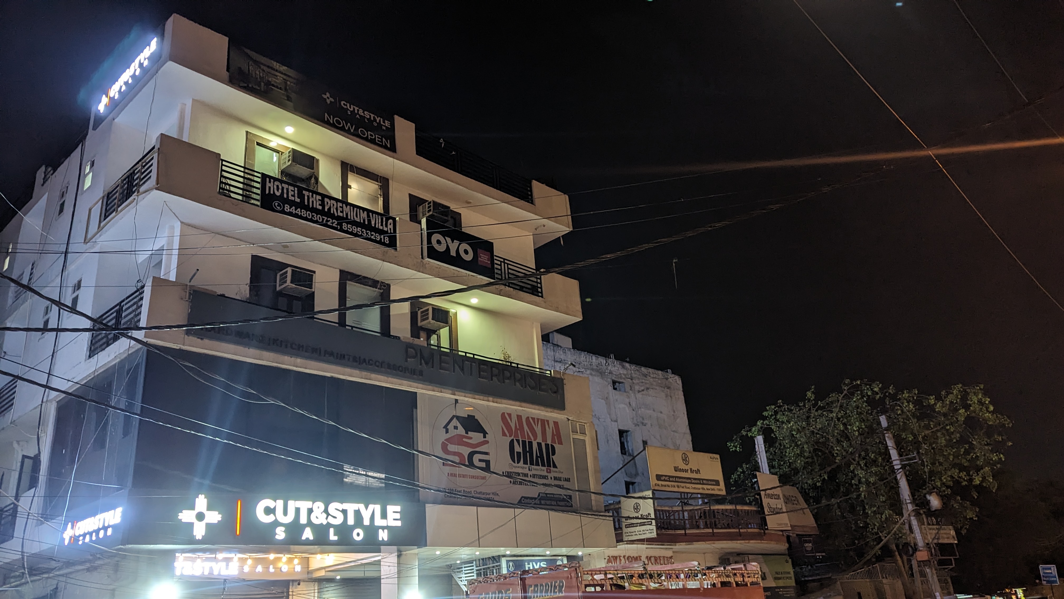 Mauryan Elite Hotel Qutab Minar Metro Station - Tap to explore photos
