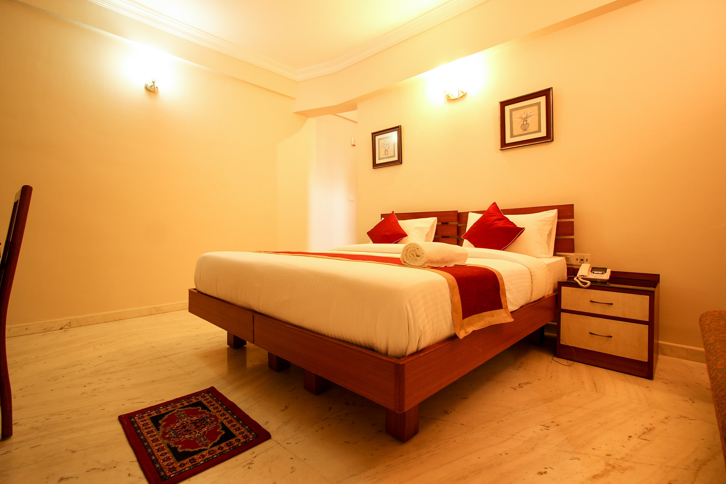Hotel O New Crescent Citadel - Tap to explore photos