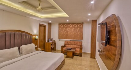 Height View Residency Room Type - Executive Room with City View and Working Desk