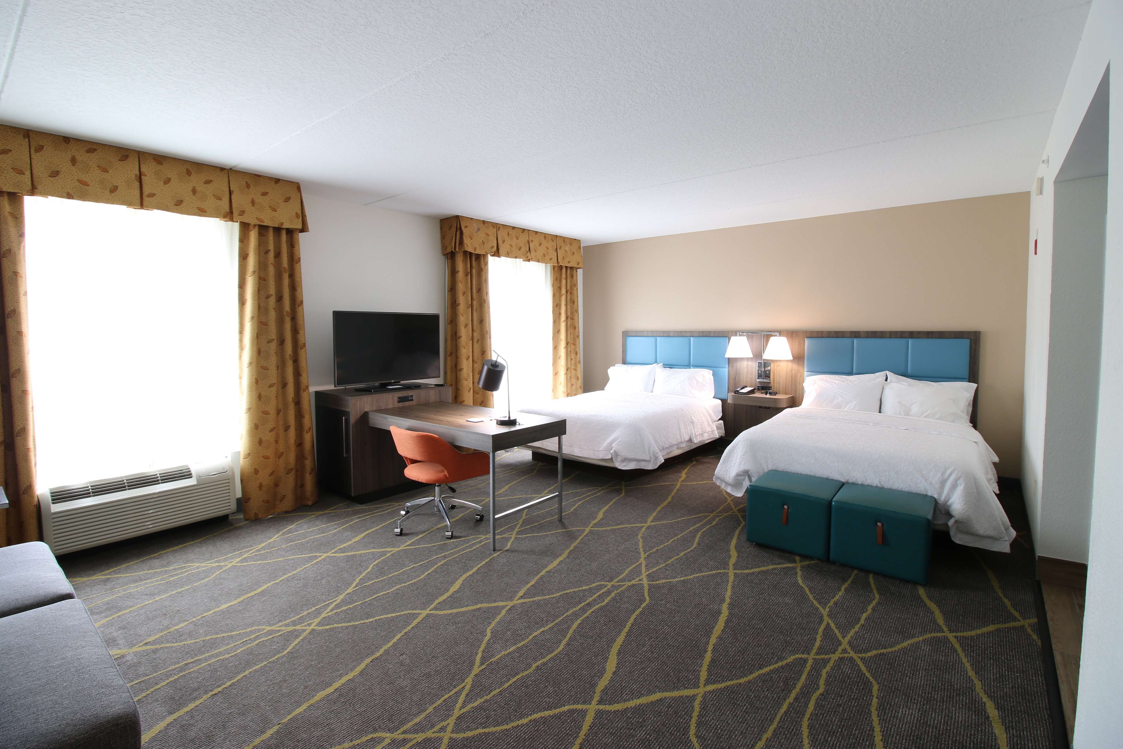 Hampton Inn & Suites by Hilton Palm Coast - Tap to explore photos