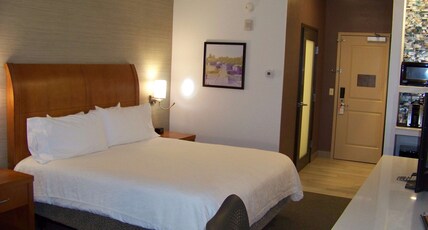 Hilton Garden Inn West des Moines Room Type - 1 KING HEARING ACCESSIBLE