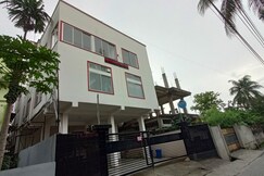 Shivam Guest House Near GNRC and Down Town Hospital