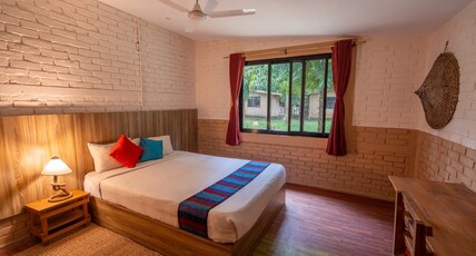 Nana Jungle Resort Near Chitwan National Park Room Type - Deluxe