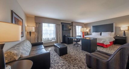 Hampton Inn and Suites DuPont Room Type - 1 KN HEARING ACC STUDIO NS