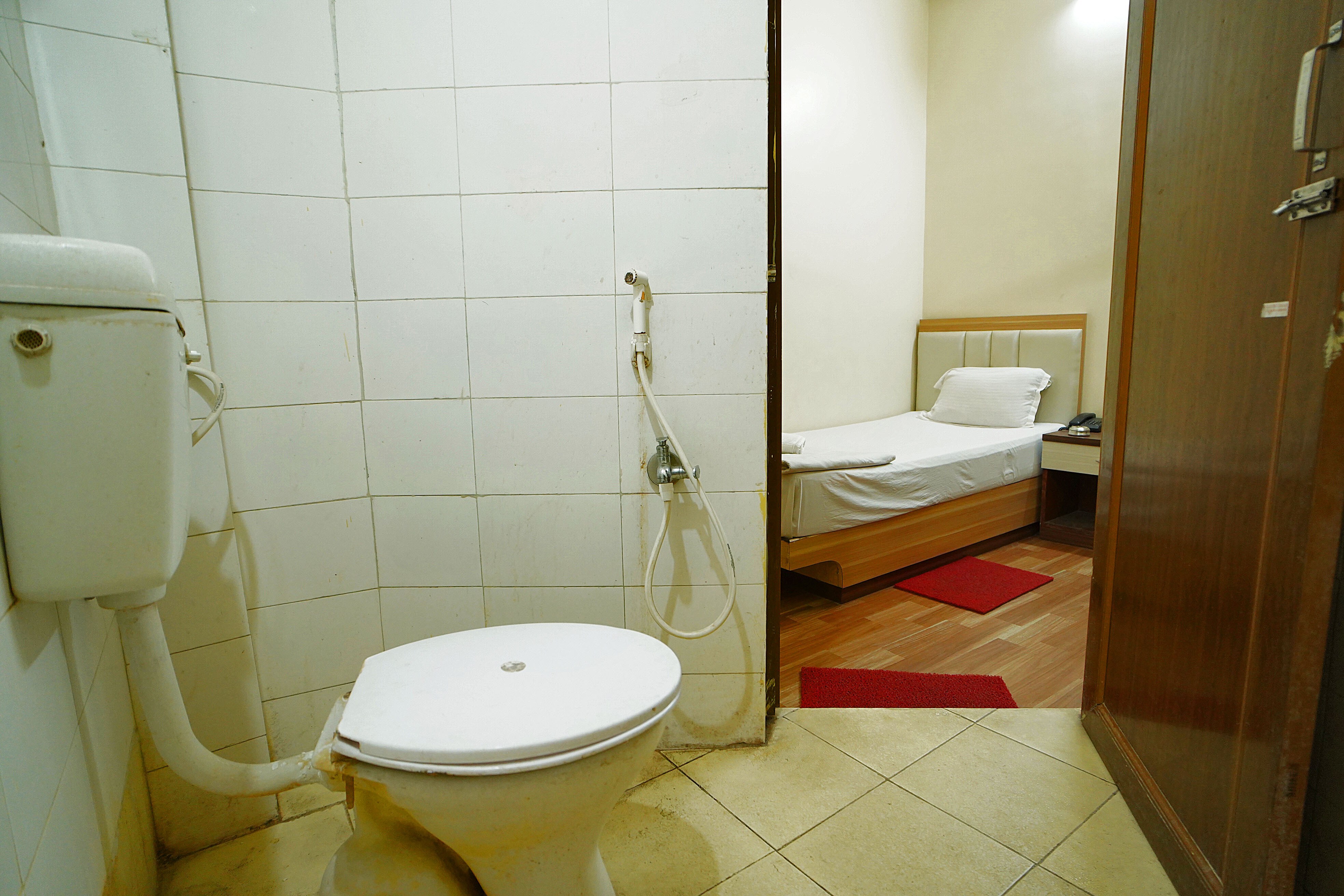 Hotel Balaka Inn - Tap to explore photos