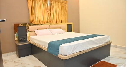 RK ROYALE Room Type - Deluxe Room