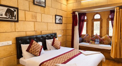 Hotel Jaswant Palace Room Type - Deluxe Room with Fort View