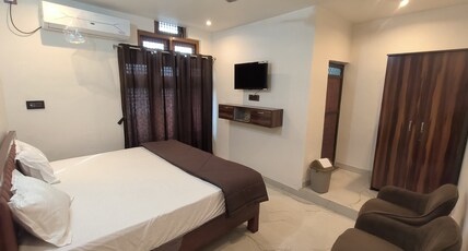 Sandhya Palace Room Type - Deluxe AC Room