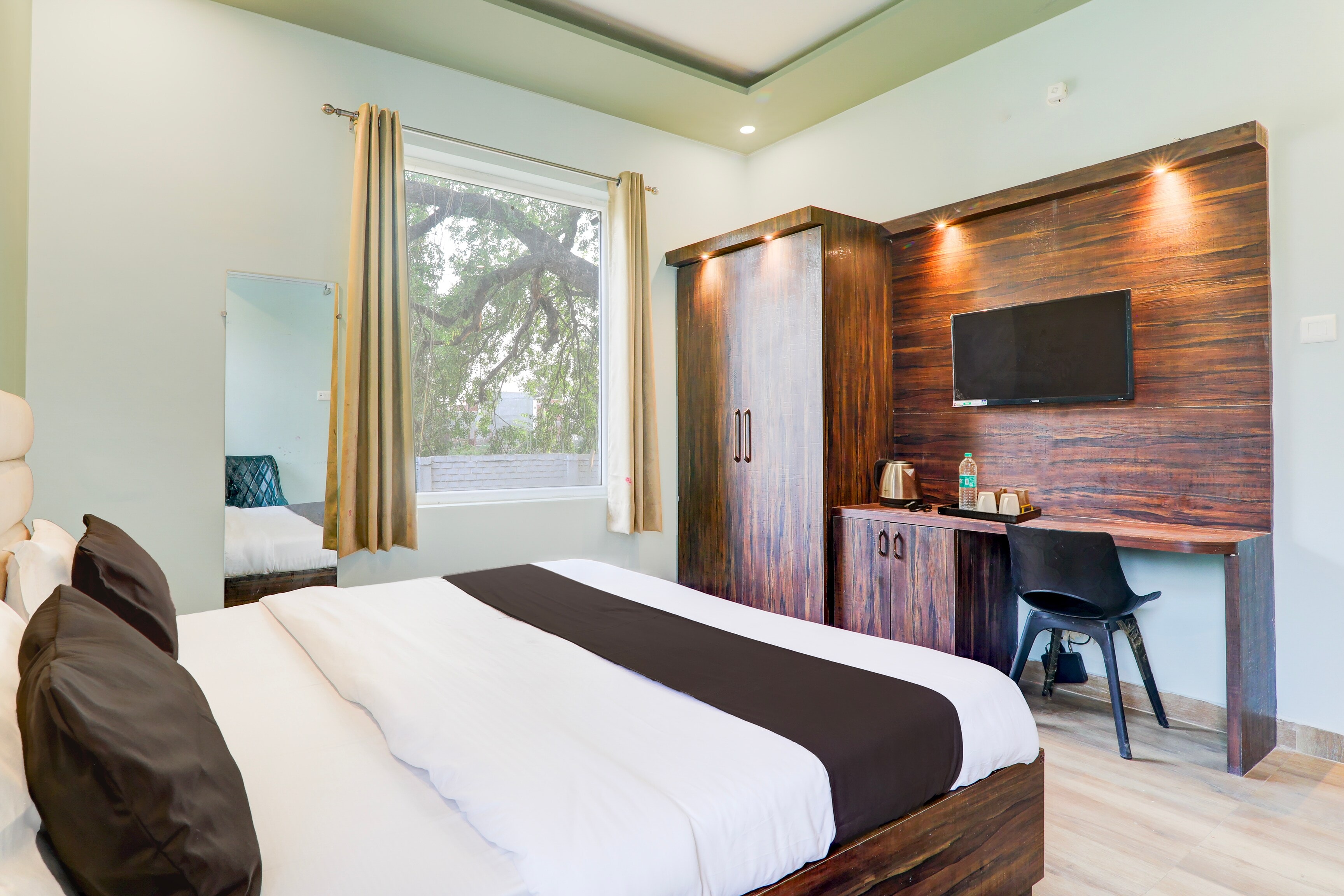 Hotel O Gomti Nagar Vigyan khand - Tap to explore photos