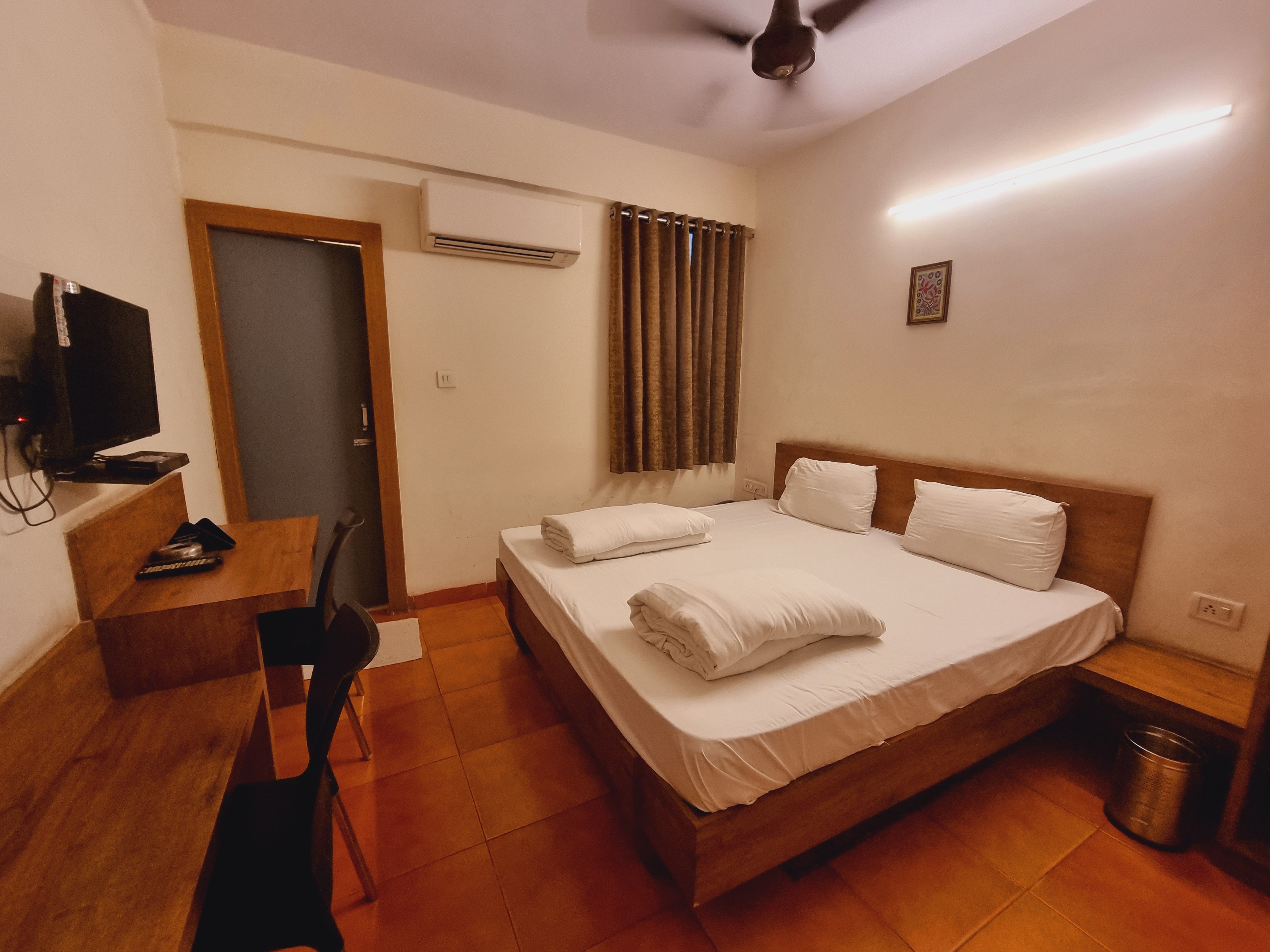 Hotel Rajdeep, Bhopal - Tap to explore photos
